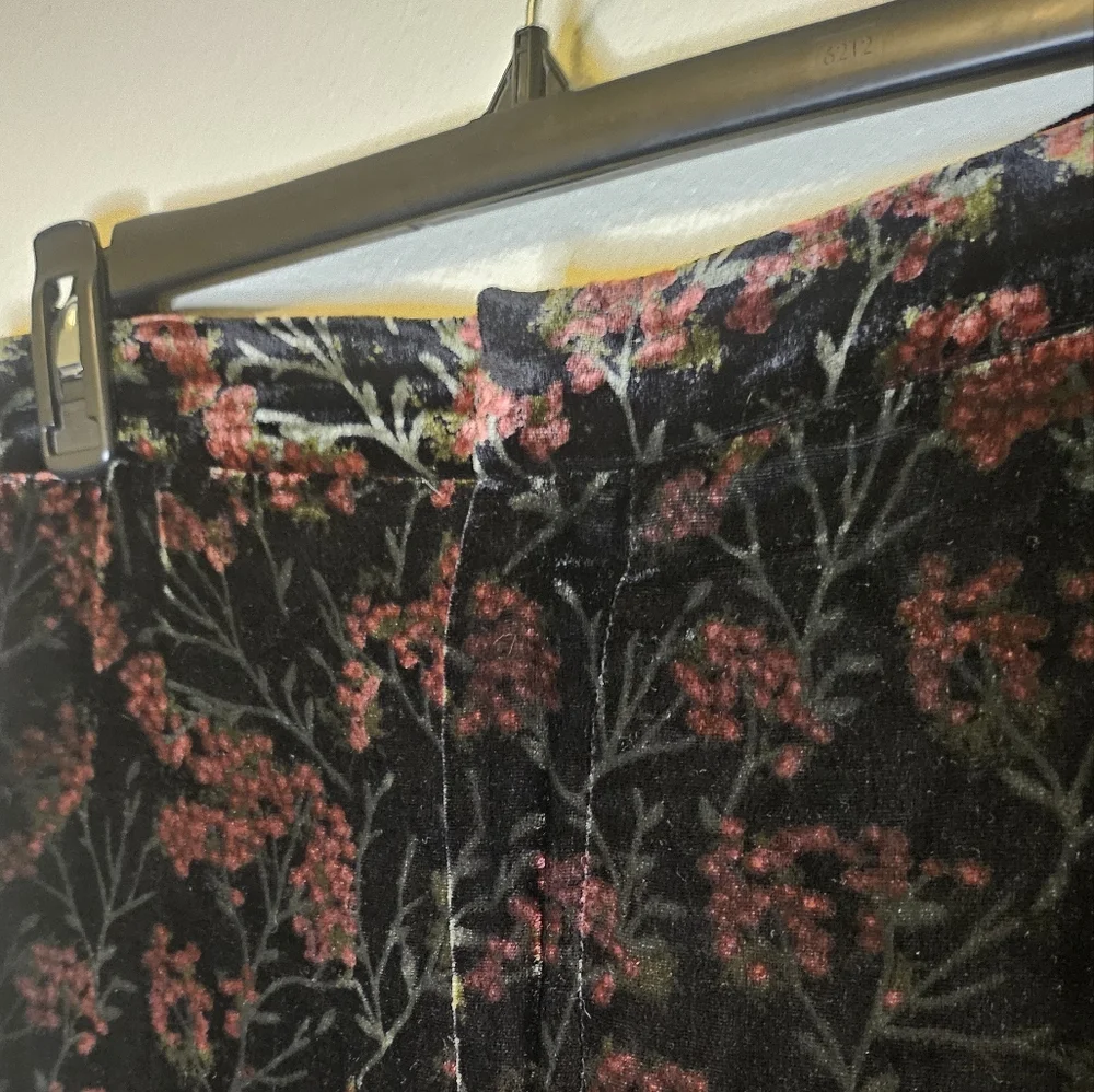 Zara The Charlotte Pant Flare Black Red Floral Velvet Sz S - Picture 4 of 10